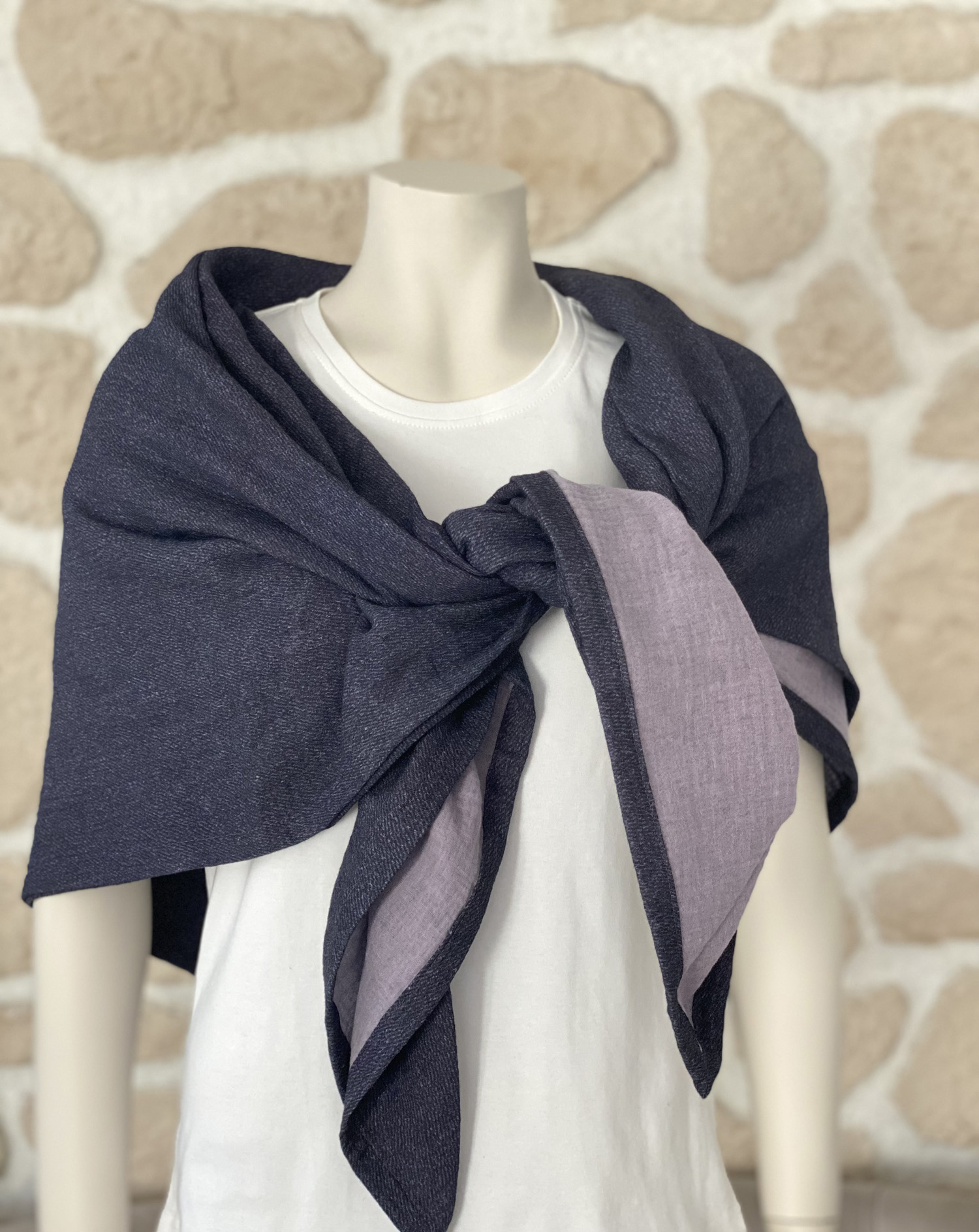 Musselinschal-anthrazit-Büste3